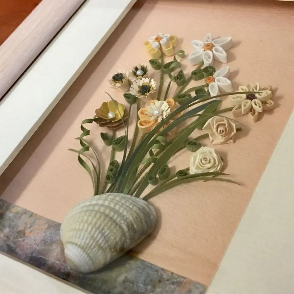 Quill Art Set Artist Signed Floral Shell Motif in Shadow Box - Picture 12 of 16